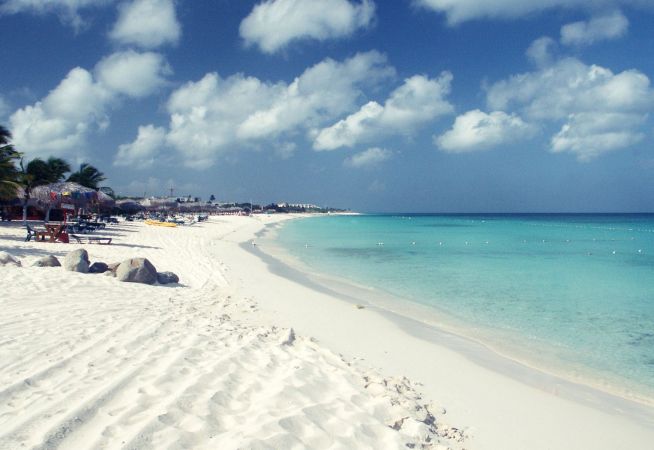 Aruba Holidays - Amazing Beach