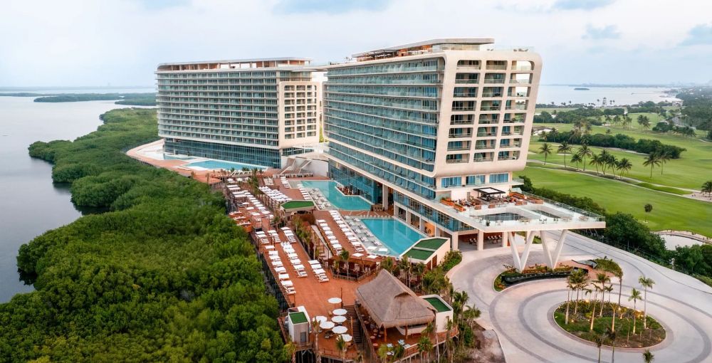 Hyatt Vivid Grand Island