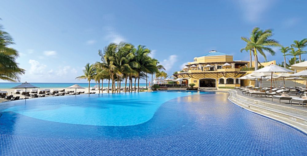 Royal Hideaway Playacar