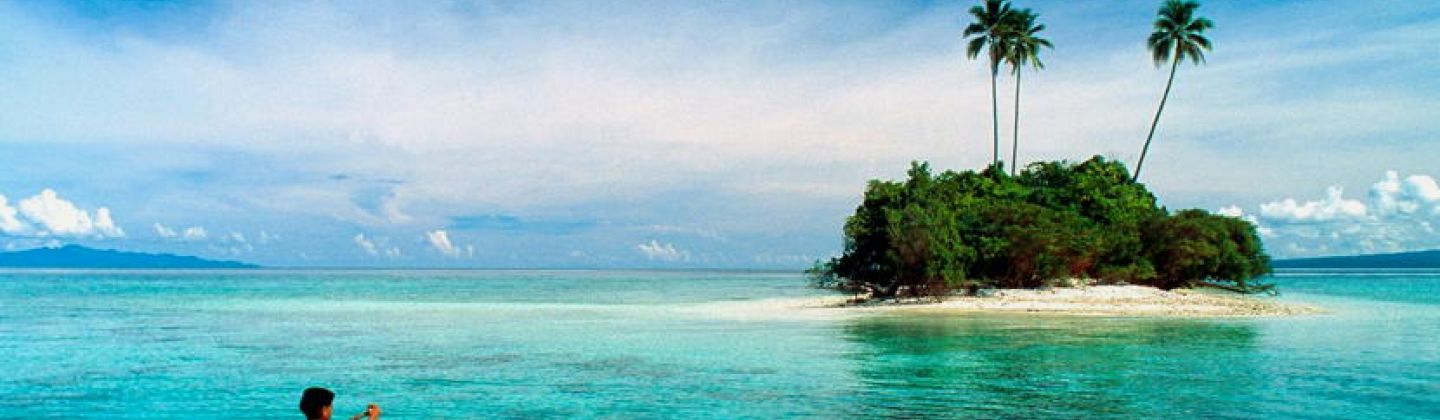 Tahiti Holidays - Island in the sea